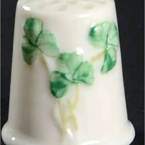“RARE” Antique Beleek Shamrock Thimble. Made in Ireland 🇮🇪